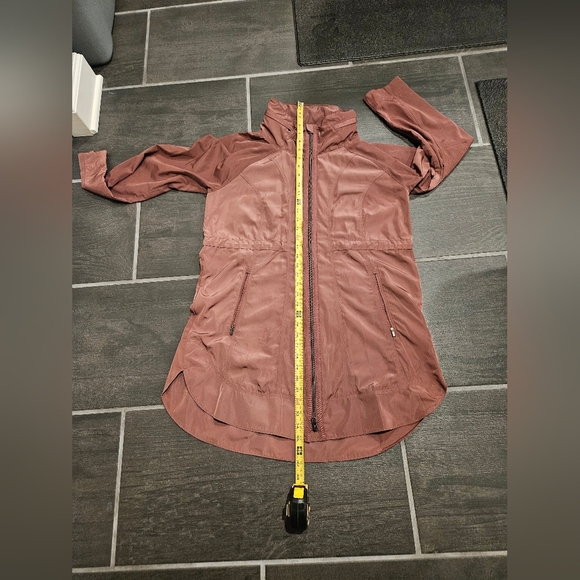 ATHLETA Petite Drip Drop Light Weight Water-Resistant Wind-Resistant Long Jacket - Picture 6 of 13